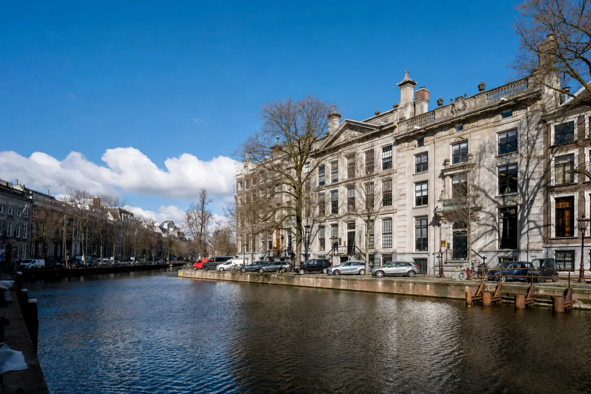 Het kantoorpand aan de Herengracht in Amsterdam